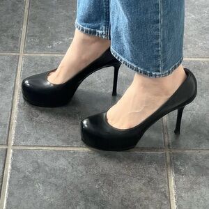 YSL Yves St. Laurent Tribtoo black leather heels